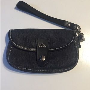 NWOT Dooney & Bourke Signature Fabric Wristlet